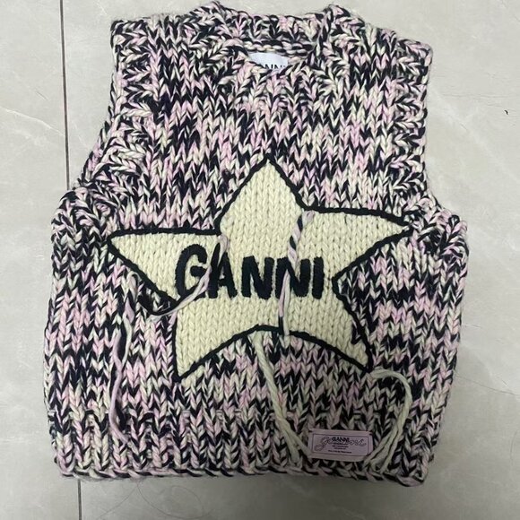 Ganni round neck short sleeveless knitted vest Size SMALL